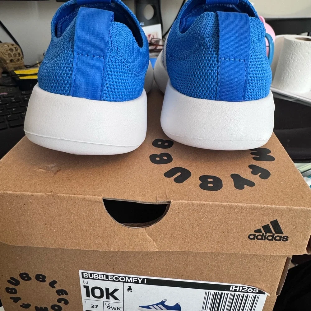 NWOT Adidas bubble comfy sneaker in powder blue - Picture 4 of 6